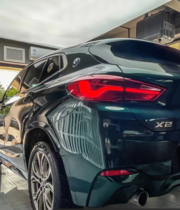 Glossy Metallic Sacramento Green Vinyl Wrap - 图片 2