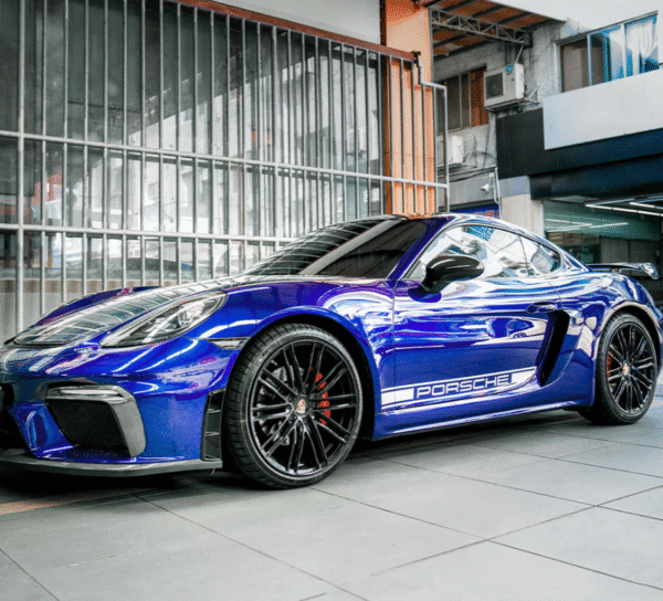 Glossy Metallic Deep Blue Vinyl Wrap - 图片 3