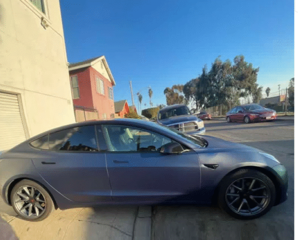 Satin Chrome Silk Prussian Blue Vinyl Wrap - 图片 5