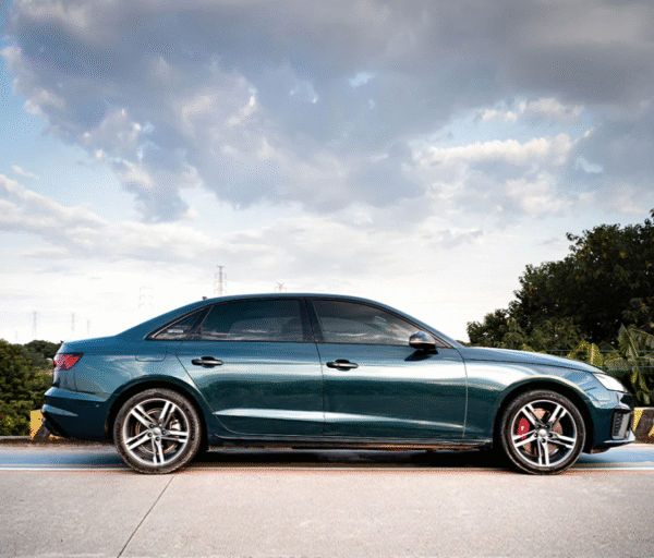Glossy Metallic Avalon Green Metallic Vinyl Wrap - 图片 5